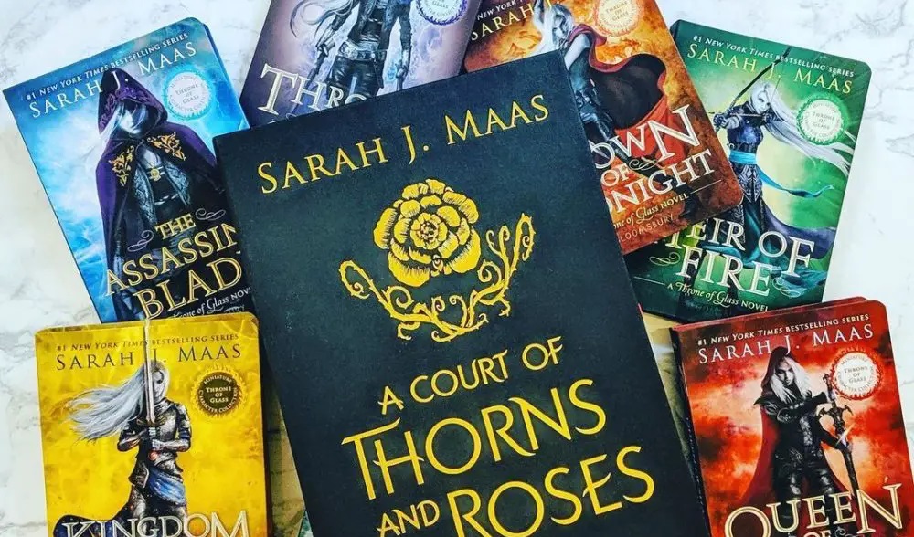 Are any of Sarah J. Maas's books connected?