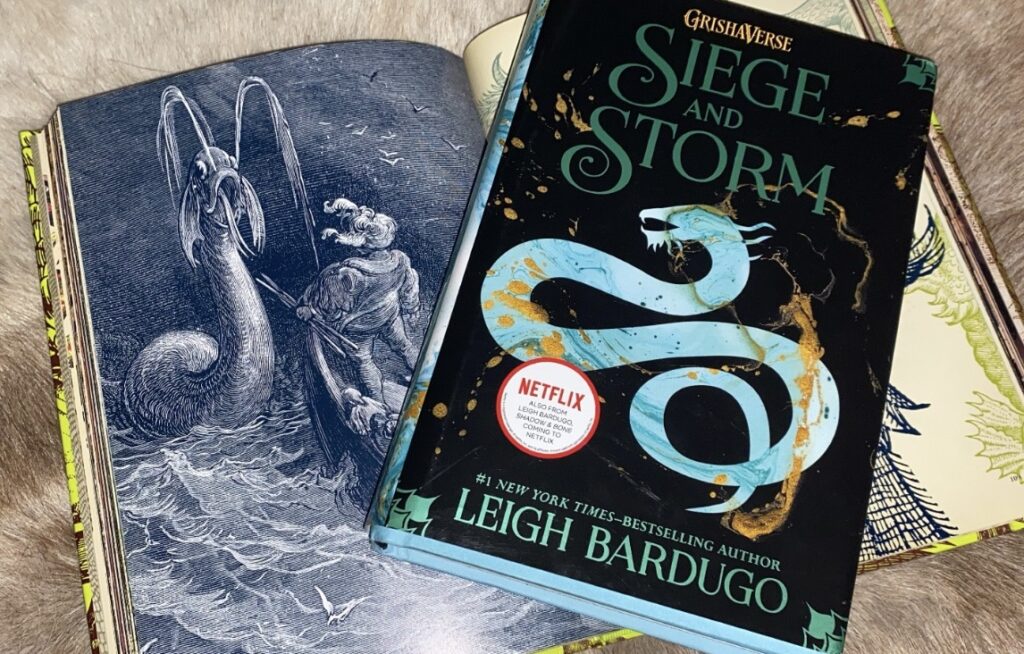 Siege And Storm (The Shadow And Bone Trilogy #2)