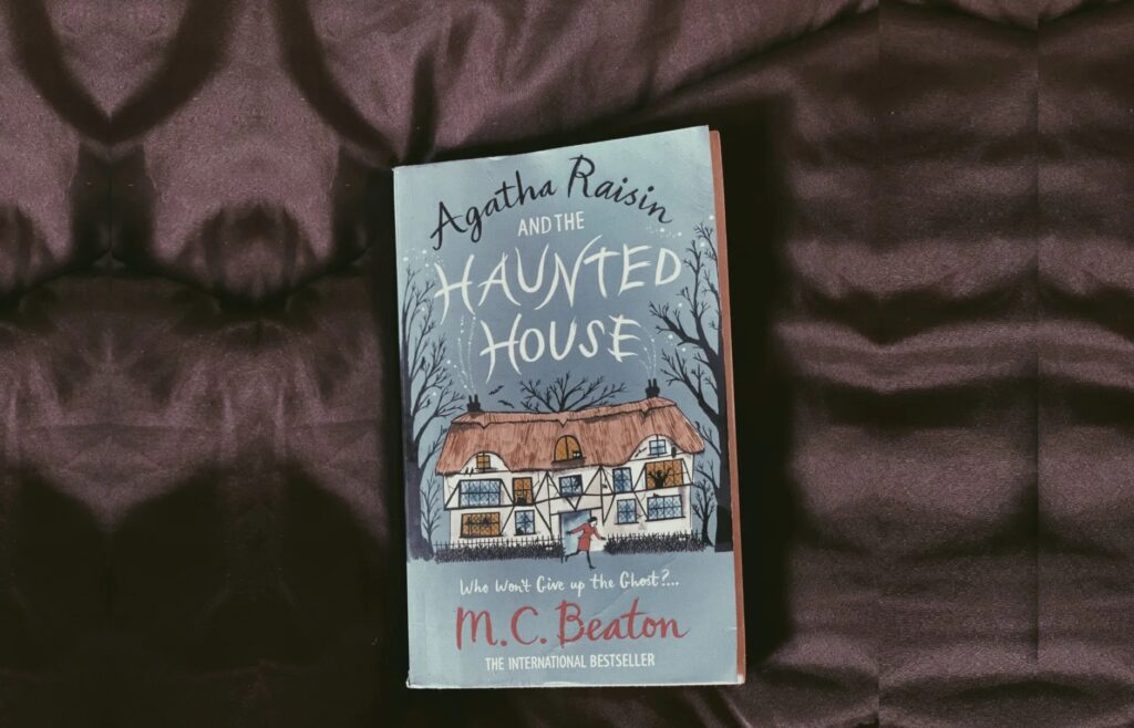 Agatha Raisin and the Haunted House (2003)